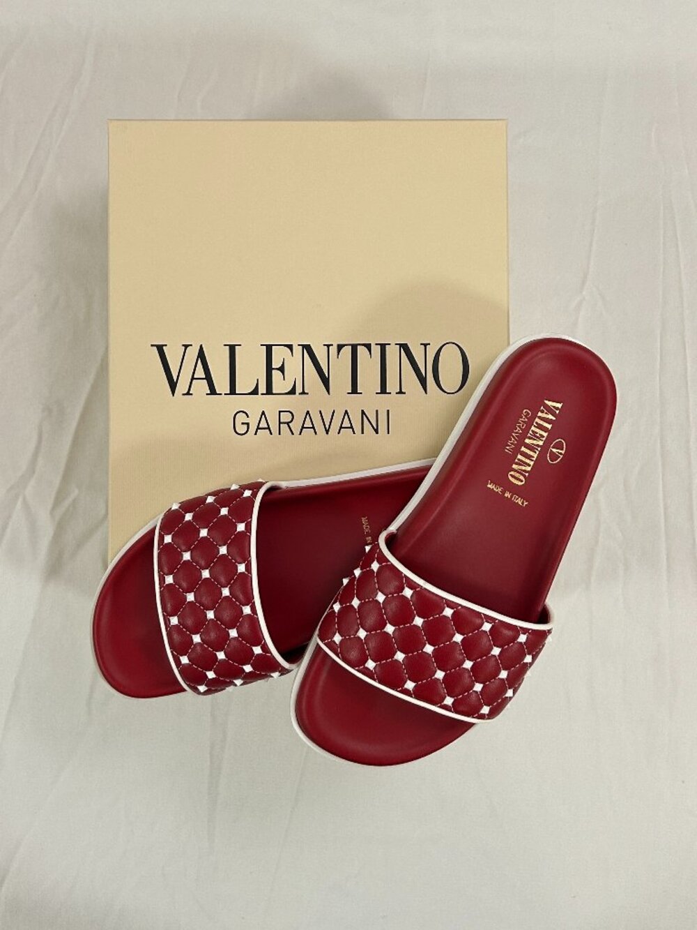Valentino Garavani Quilted Rockstud Leather Slide Sandals – Red/White , size 36